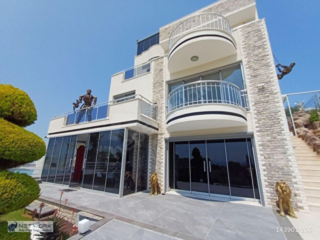KUŞADASINDA EMSALSİZ 1200 M2 İÇİN DE SOSYAL DONATILI MÜSTAKİL VİLLA - Görsel 7