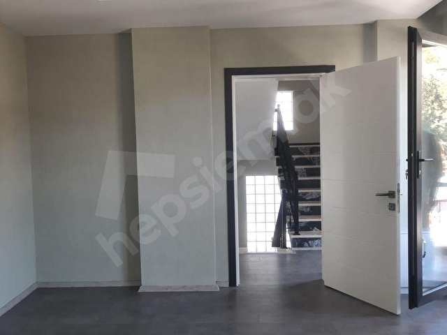 DAĞCI EMLAK BULDAN DOĞAYLA İÇ İÇE 9+2 SATILIK TRİPLEKS VİLLA - Görsel 14