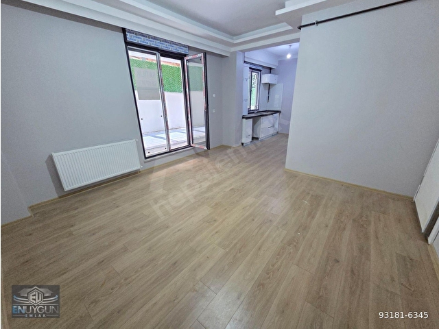 LİBADİYE CADDESİ VE METRO YAKINI BAHÇE KULLANIMLI SIFIR BİNADA DÜZ GİRİŞ 1+1 - Görsel 4