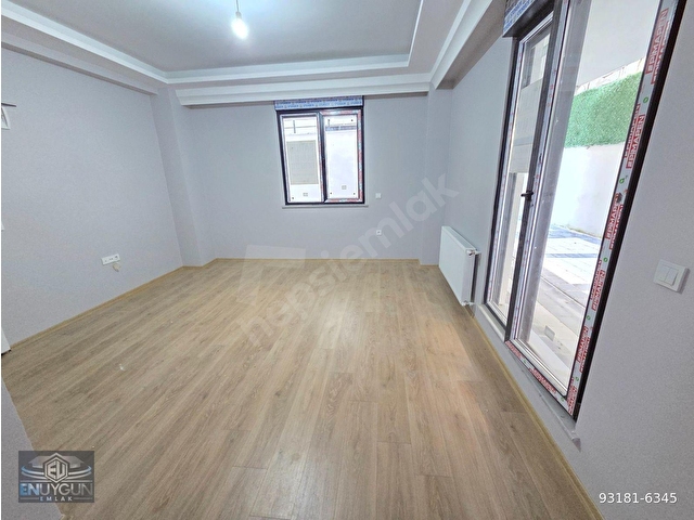LİBADİYE CADDESİ VE METRO YAKINI BAHÇE KULLANIMLI SIFIR BİNADA DÜZ GİRİŞ 1+1 - Görsel 7