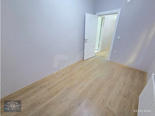 LİBADİYE CADDESİ VE METRO YAKINI BAHÇE KULLANIMLI SIFIR BİNADA DÜZ GİRİŞ 1+1 - Görsel 19