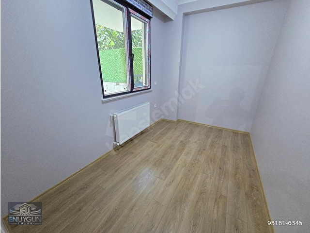 LİBADİYE CADDESİ VE METRO YAKINI BAHÇE KULLANIMLI SIFIR BİNADA DÜZ GİRİŞ 1+1 - Görsel 16