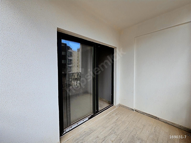 TEK BLOK DENİZE YAKIN ŞEHİR MANZARALI 2+1 SATILIK DAİRE - Görsel 10