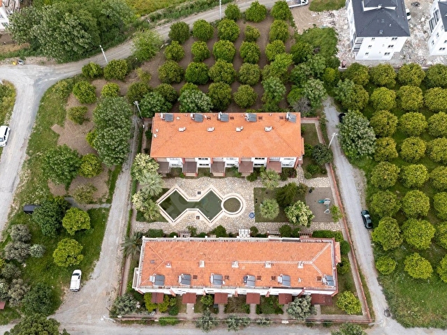 MUĞLA ORTACADA HAVUZLU SİTEDE 3+1 KİRALIK VİLLA