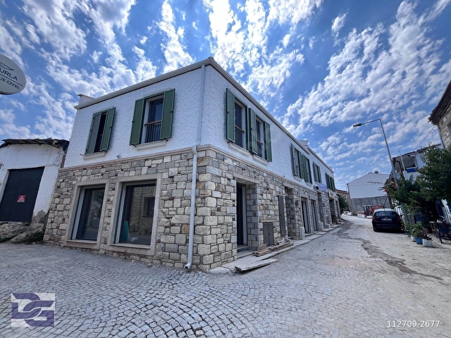 URLA MERKEZ ÇARŞI İÇERİSİNDE KİRALIK PRESTİJLİ TİCARİ ALAN - Görsel 2