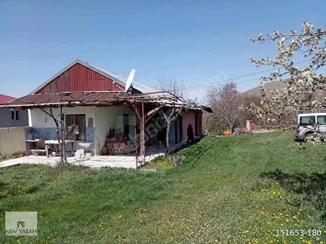 NEW YAŞAM EMLAKTAN BAYIRBAĞ KÖYÜNDE SATILIK BAĞ EVİ VE BAHÇESİ - Görsel 2