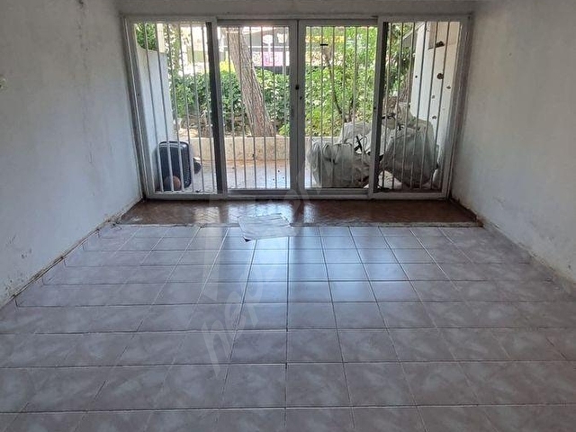 İçmeler Merkezde Denize 250m, Giriş Kat 1+1 Satılık Daire - Görsel 2