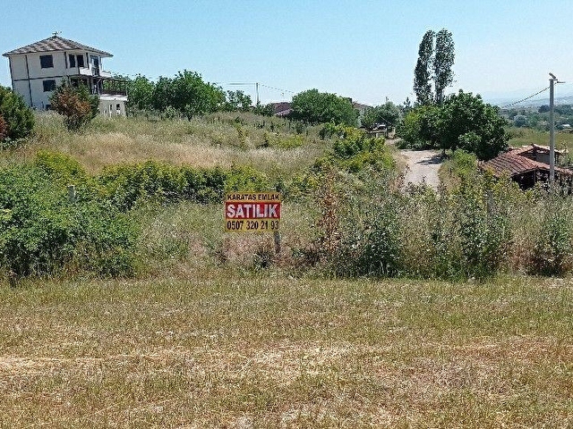 TERMAL AKKÖY ETRAFI ÇEVRİLİ 515 m2 SATILIK KÖŞE PARSEL ARSA - KARATAŞ EMLAK - Görsel 2