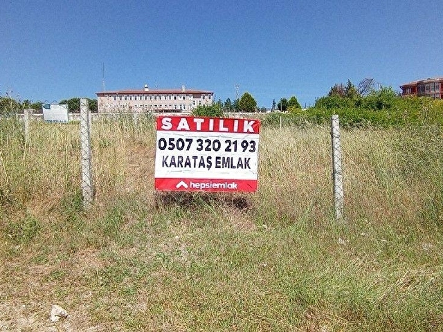TERMAL AKKÖY ETRAFI ÇEVRİLİ 515 m2 SATILIK KÖŞE PARSEL ARSA - KARATAŞ EMLAK - Görsel 3