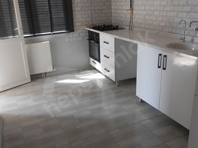 HUZUREVLERİNDE KİRALIK 175 M2 3+1 KAPALI MUTFAK DOGALGAZ KOMBİLİ DAİRE - Görsel 4