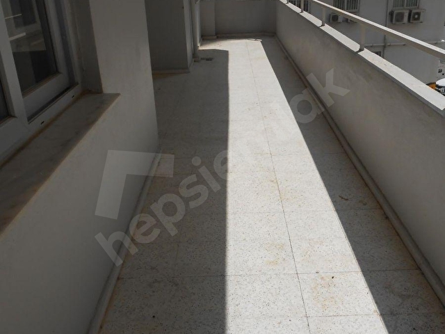 HUZUREVLERİNDE KİRALIK 175 M2 3+1 KAPALI MUTFAK DOGALGAZ KOMBİLİ DAİRE - Görsel 3