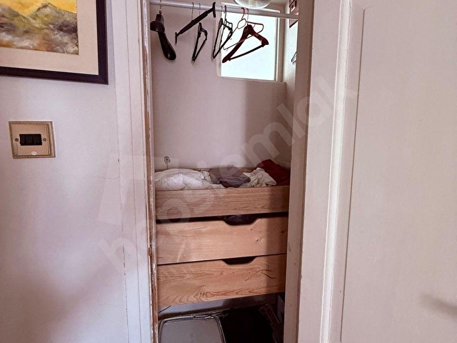 Premiumdan Ödüllü Tarihi Rum Evinde Eşyalı Teraslı Kiralık Daire - Görsel 17