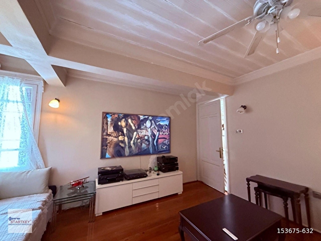 Premiumdan Ödüllü Tarihi Rum Evinde Eşyalı Teraslı Kiralık Daire - Görsel 6