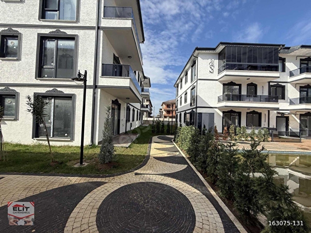 ÇİFT HAVUZLU DENİZE SIFIR SİTE İÇERİSİNDE 2+1 MUTFAK AYRI DAİRE - Görsel 6