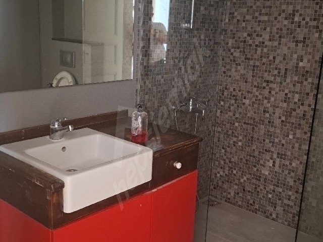 Cihangir Sıraselviler caddesinde Tarihi Binada 2.kat 4+1 yüksek Tavanlı Daire. - Görsel 8