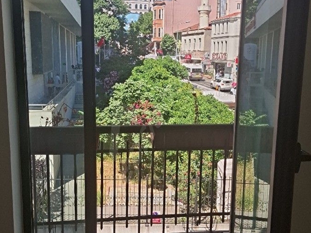 Cihangir Sıraselviler caddesinde Tarihi Binada 2.kat 4+1 yüksek Tavanlı Daire. - Görsel 14