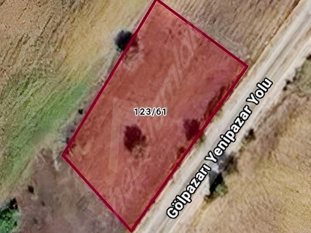 BİLECİK YENİPAZAR TOHUMLAR KÖYÜ 45 METRE YOLACEPHE 1.418 M2 ARSA