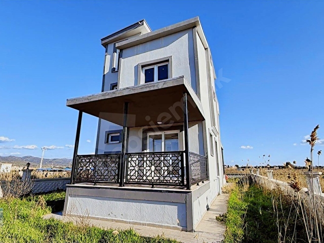 İZMİR DİKİLİ SALİHLER ALTINDA SATILIK 4+1 MÜSTAKİL VİLLA - Görsel 8