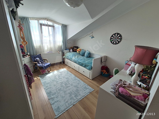 ATADAN İDEALTEPE DE 6 YILLIK, HARİKA KONUMDA EMALSİZ 3+2 DUBLEX - Görsel 16