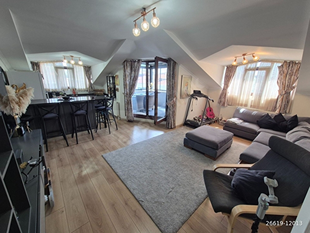ATADAN İDEALTEPE DE 6 YILLIK, HARİKA KONUMDA EMALSİZ 3+2 DUBLEX - Görsel 28