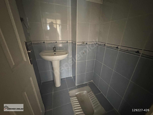 KARŞIYADA 2+1 90 M KULLANIŞLI MASRAFSIZ GDB CEPHE 1 KAT DAIRE - Görsel 12