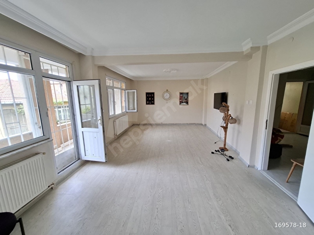ÇENGELKÖY DE SAHİLE YÜRÜME MESAFESİNDE BAHÇE KULLANIMLI DAİRE - Görsel 10
