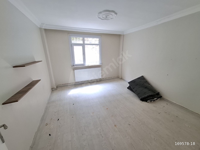 ÇENGELKÖY DE SAHİLE YÜRÜME MESAFESİNDE BAHÇE KULLANIMLI DAİRE - Görsel 20