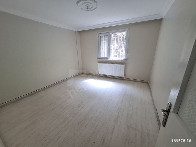 ÇENGELKÖY DE SAHİLE YÜRÜME MESAFESİNDE BAHÇE KULLANIMLI DAİRE - Görsel 19