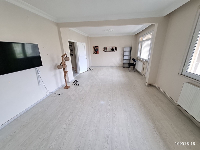 ÇENGELKÖY DE SAHİLE YÜRÜME MESAFESİNDE BAHÇE KULLANIMLI DAİRE - Görsel 7