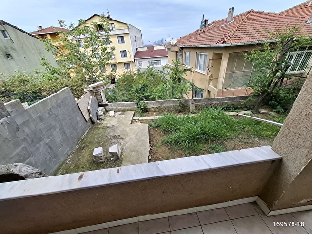 ÇENGELKÖY DE SAHİLE YÜRÜME MESAFESİNDE BAHÇE KULLANIMLI DAİRE - Görsel 4