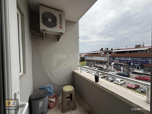 GÖRÜKLE MERKEZDE KOŞU YOLUNDA KİRALIK 1+1 DAİRE - Görsel 6