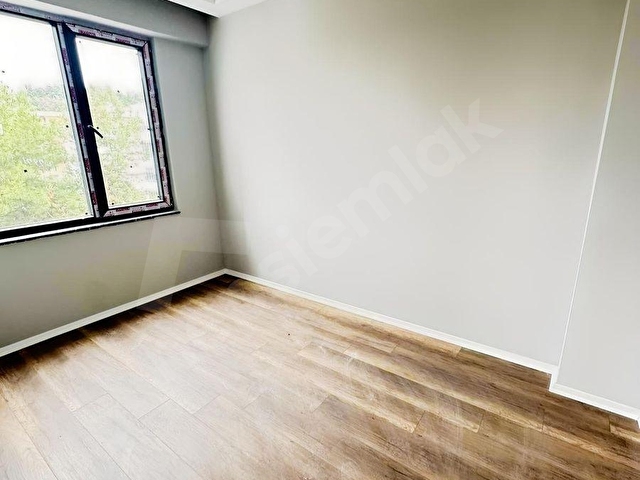 REELDEN TRAMVAYA YAKIN ARA KAT İSKANLI HOLLÜ LÜKS DİZAYN 1+1 - Görsel 12