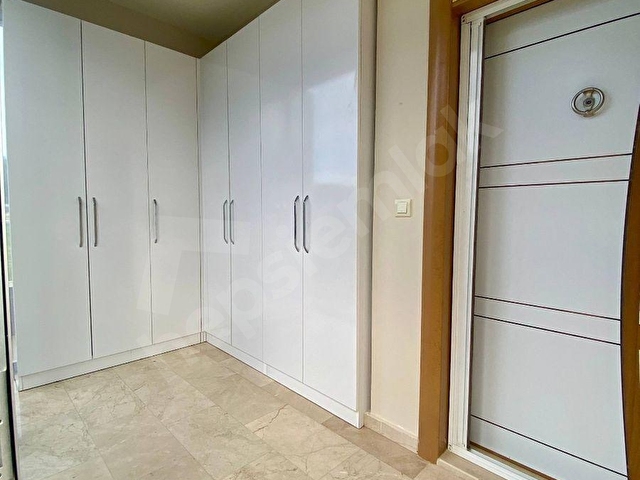 ARSLANBUCAKTA MÜSTAKİL BAHÇELİ EŞYALI KİRALIK 3+1 VİLLA - Görsel 9