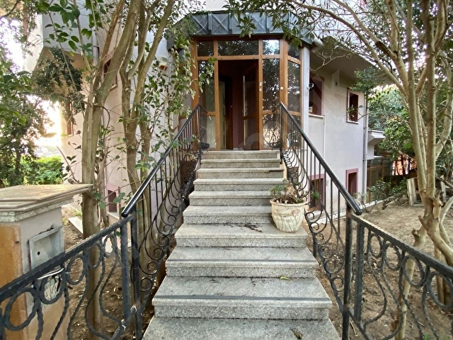 GOKSU TEPE SİTESİNDE MUSTAKİL 6+2 VİLLA - Görsel 15