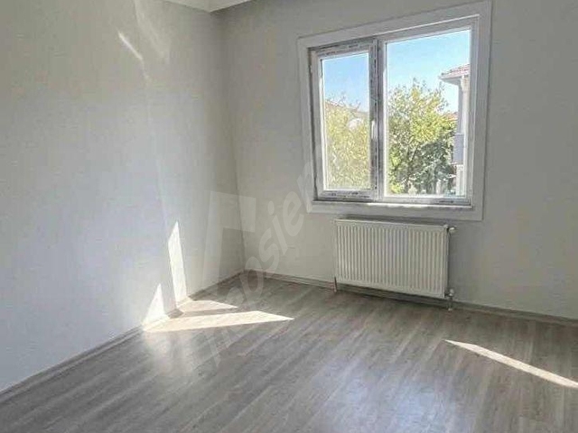 YATIRIM EMLAKTAN KIŞLALARDA SİTE İÇİ 3+1 KİRALIK DAİRE - Görsel 3