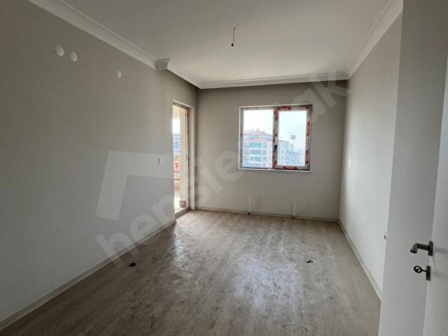 Ulubeyde Ulaşımı Kolay, Cadde Üzeri, 8. Kat Önü Açık 3+1 - Görsel 2