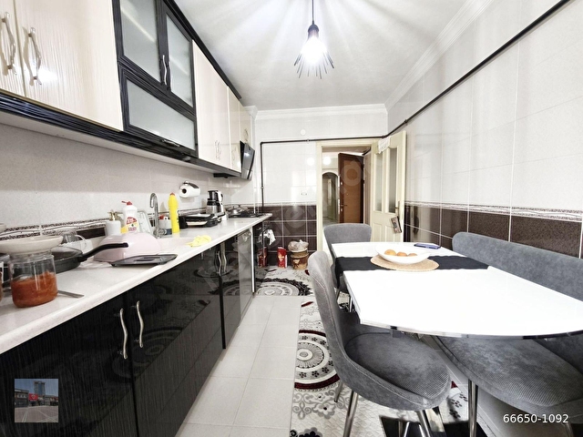 MERKEZDE 10 YAŞINDA / KAPALI OTOPARKLI / SATILIK 3+1 DAİRE - Görsel 4