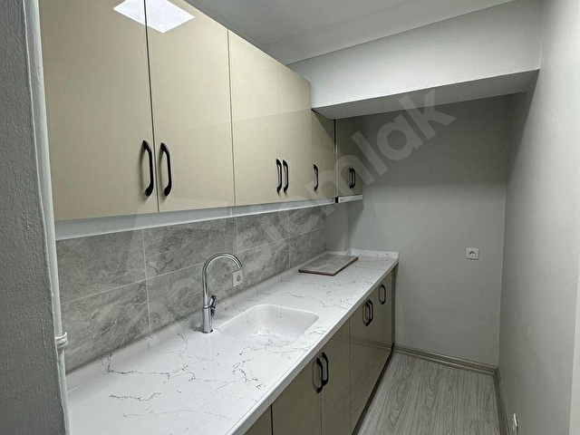 TURAN GÜNEŞ CADDE ÜZERİ - ÖN CEPHE - KOMPLE YAPILI SATILIK OFİS - Görsel 12