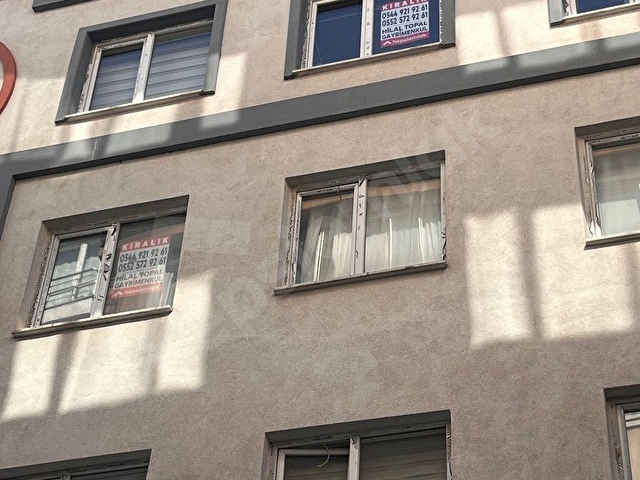 Hilal Topal Gayrimenkulden Çarşı merkezde 1+1 Eşyalı Kiralık Daire