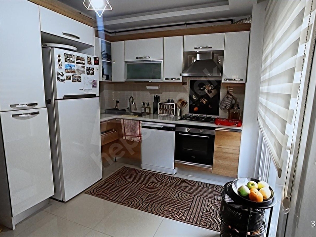 ÖZLERDEN KARŞIYAKADA 9 YILLIK BİNADA 3+1 KOMBİ ASANSÖR OTOPARK