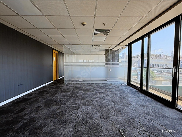 E-5 ADNAN KAHVECİ METRO ÇIKIŞINDA KİRALIK 285M2 BÜRO-OFİS - Görsel 18
