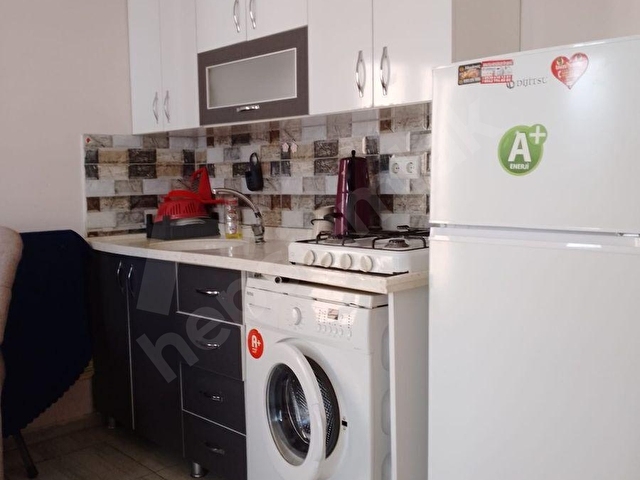 BARAJYOLUNDA CADDEYE YAKIN EŞYALI KİRALIK BAHÇELİ 1+1 DAİRE
