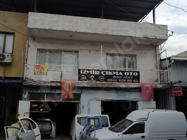 Bornova 2.Sanayii Sitesinde Alt kat Dükkan, Üst Kat Daire  Olmak Üzere Satılık Bina - Görsel 3