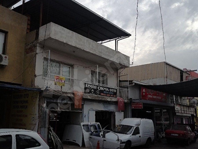 Bornova 2.Sanayii Sitesinde Alt kat Dükkan, Üst Kat Daire  Olmak Üzere Satılık Bina - Görsel 4