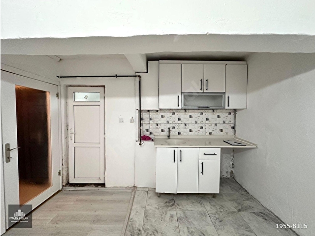 UZMAN EMLAKTAN FOÇA SOKAKTA UYGUN FİYATLI 1+1 DAİRE - Görsel 2
