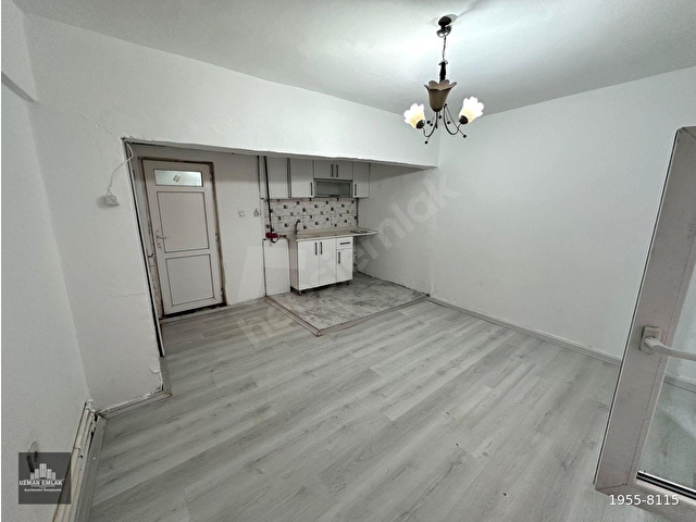 UZMAN EMLAKTAN FOÇA SOKAKTA UYGUN FİYATLI 1+1 DAİRE - Görsel 4