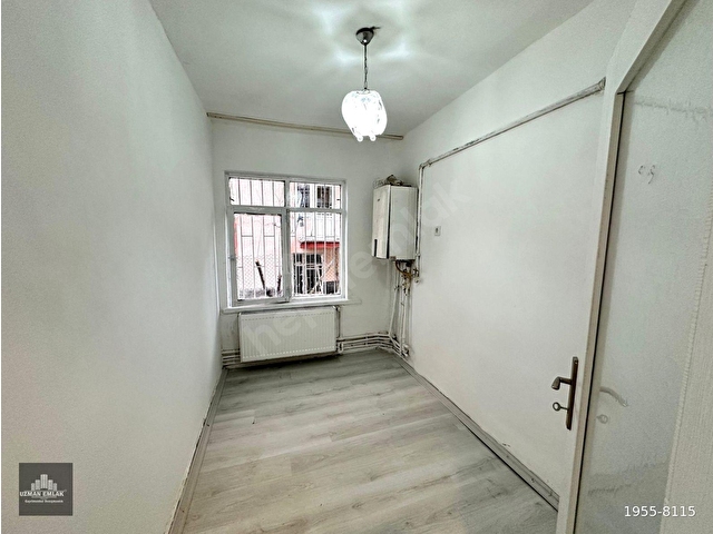 UZMAN EMLAKTAN FOÇA SOKAKTA UYGUN FİYATLI 1+1 DAİRE - Görsel 6