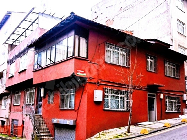 KAĞITHANE SANAYİ MAHALLESİ SULTAN SELİM CADDESİ VE METROYA YAKIN 143 m² SATILIK