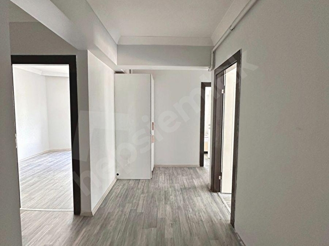 HOCALI CADDE ÜZERİNDE ARA KATTA ASANSÖRLÜ YAPILI 3+1 SATILIK - Görsel 18