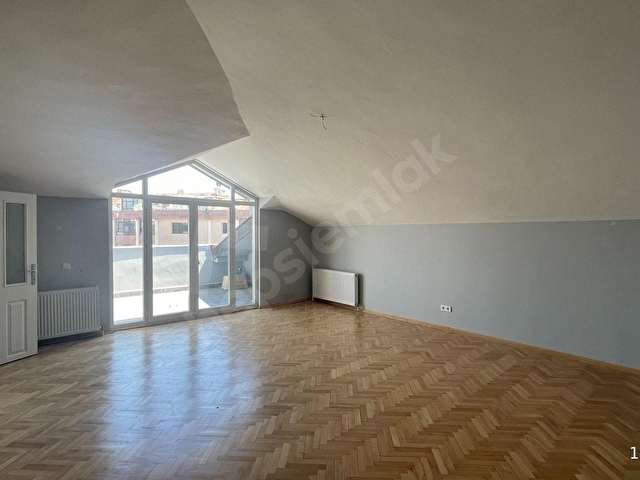 Site İçinde Geniş, Otoparklı ve Havuzlu 4+1 Çatı Dubleksi - Görsel 23